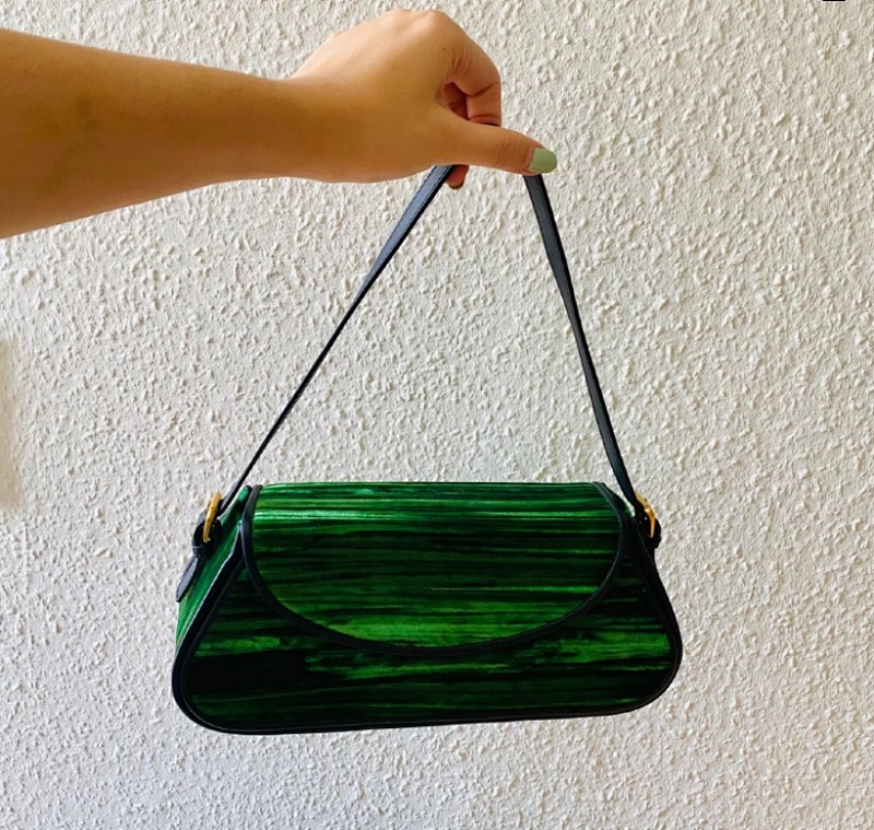 By Far MIN8861
