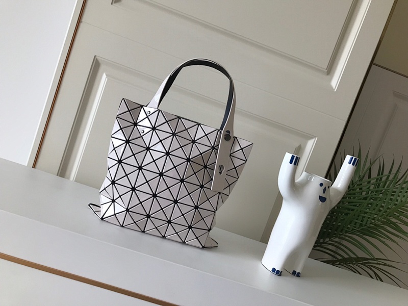 Issey Miyake MI-118792282