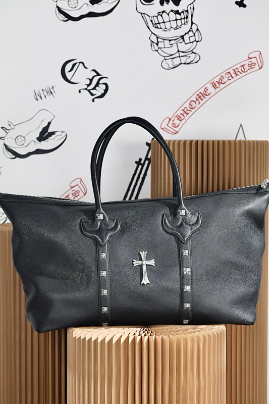Chrome Hearts 𝐂𝐇-𝖢𝗋𝗈𝗌𝗌 𝖣𝗎𝖿𝖿𝗅𝖾 𝖡𝖺𝗀