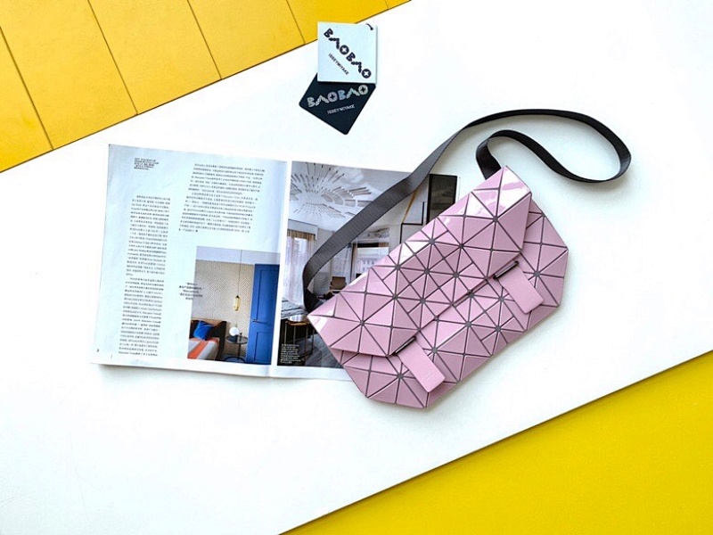 Issey Miyake BAG-124203092
