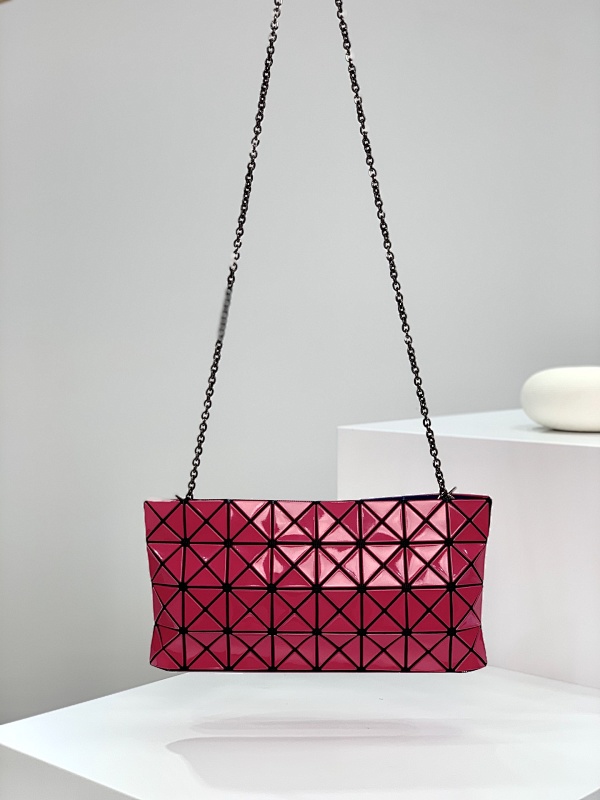 Issey Miyake BAG-123285613