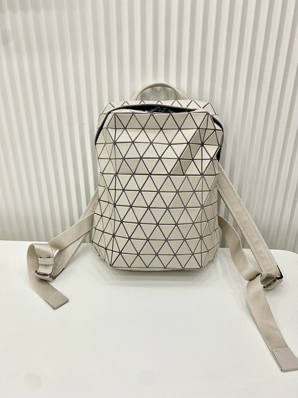Issey Miyake BAG-147317384