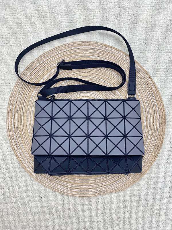Issey Miyake BAG-112744800