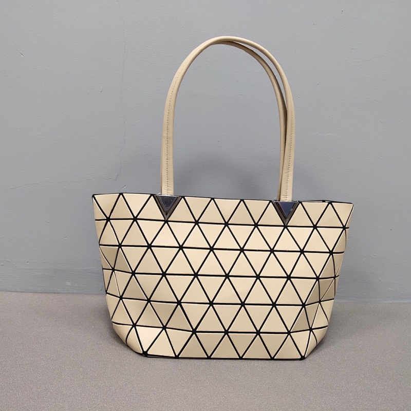 Issey Miyake BAG-123287224