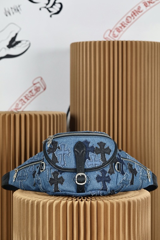 Chrome Hearts 𝐂𝐇-𝖢𝗈𝗐𝖻𝗈𝗒 𝗉𝖺𝗍𝖼𝗁𝖾𝗌 𝗌𝗇𝖺𝗍 𝗉𝖺𝖼𝗄