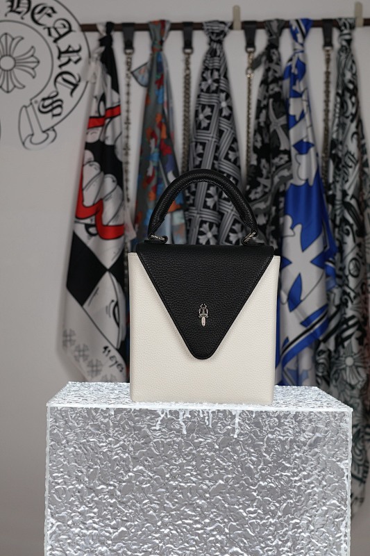 Chrome Hearts BAG-221410338