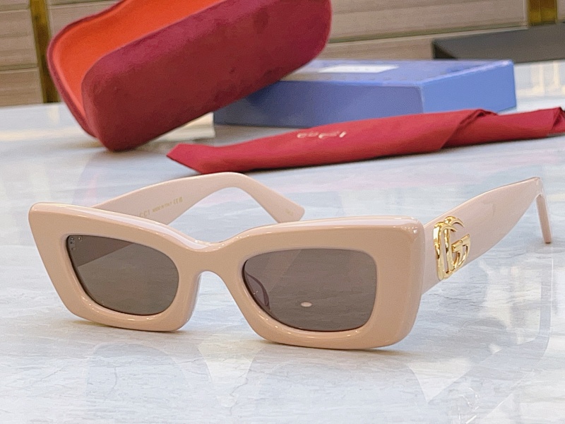 Gucci GG1827S