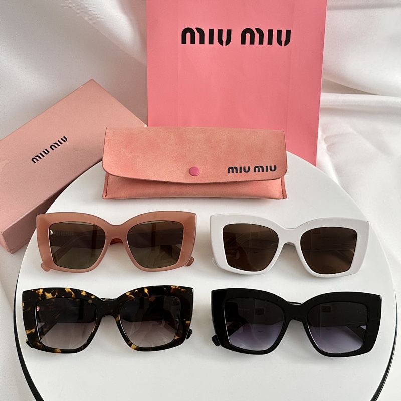 Miumiu SMU04W
