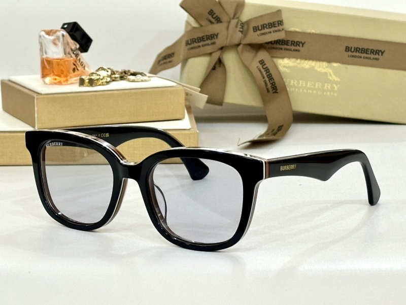 Burberry BE6017