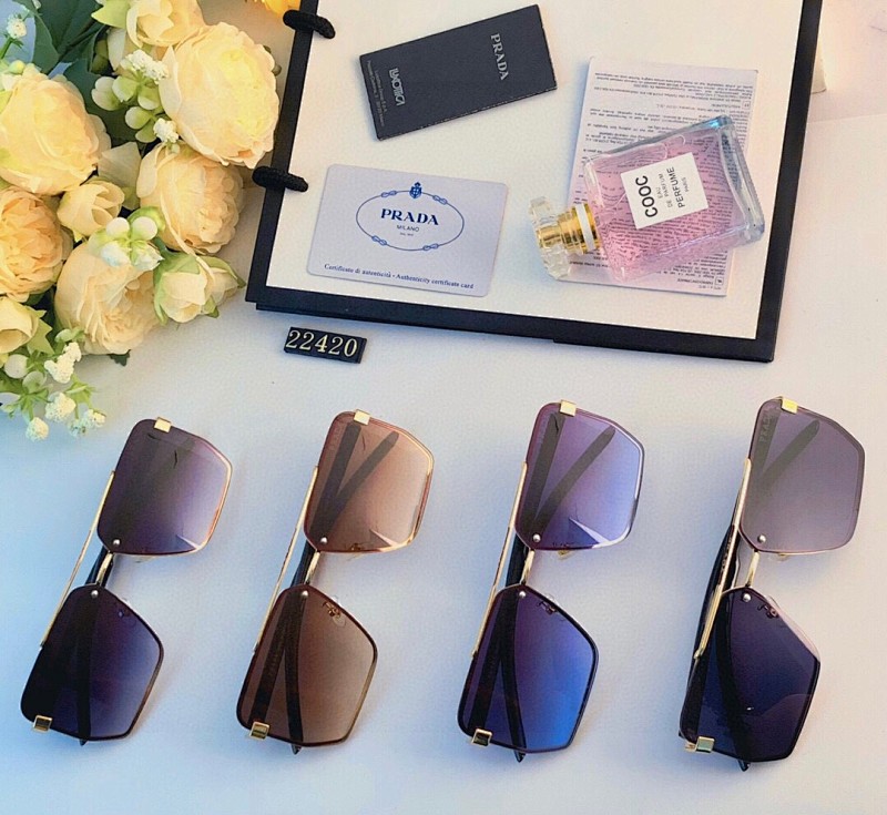 sunglasses。