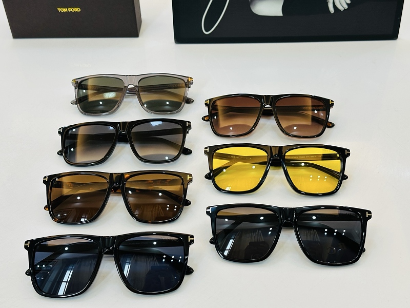 Tom ford FT0832-233276428