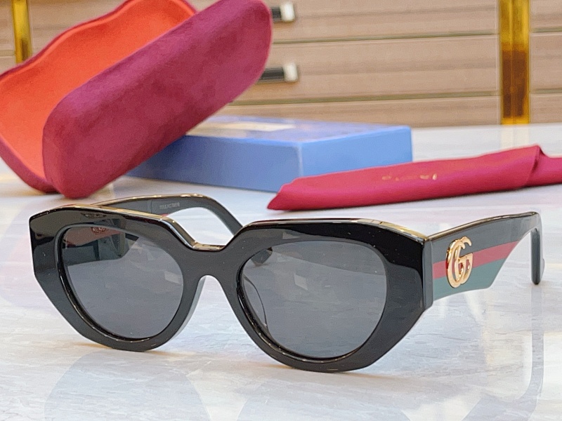 Gucci GG1421S