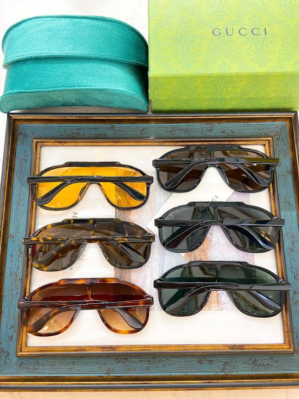 Gucci GG1038S