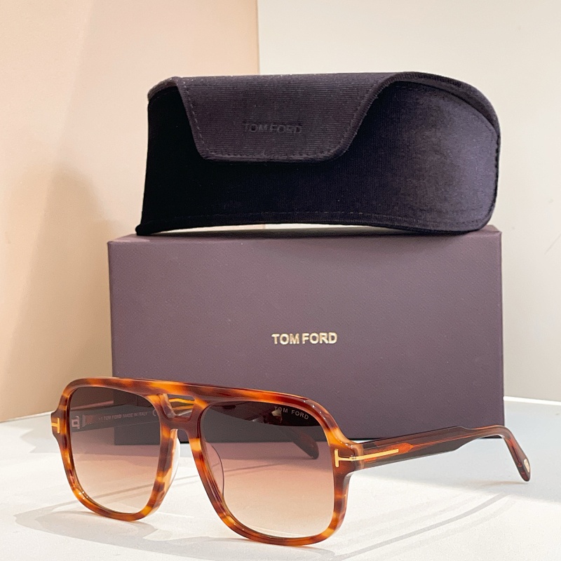 Tom ford FT884
