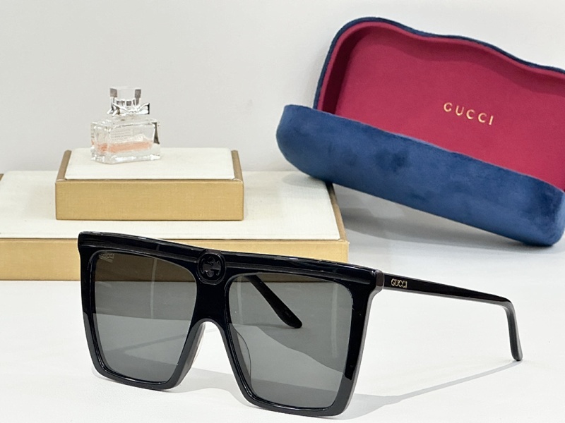 Gucci GG0733