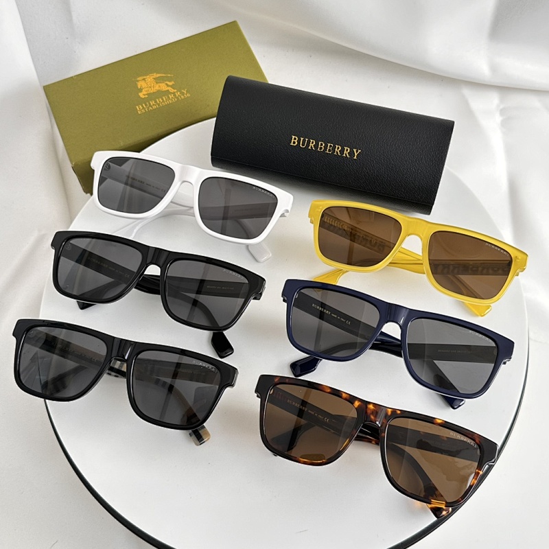 Burberry BE4402U