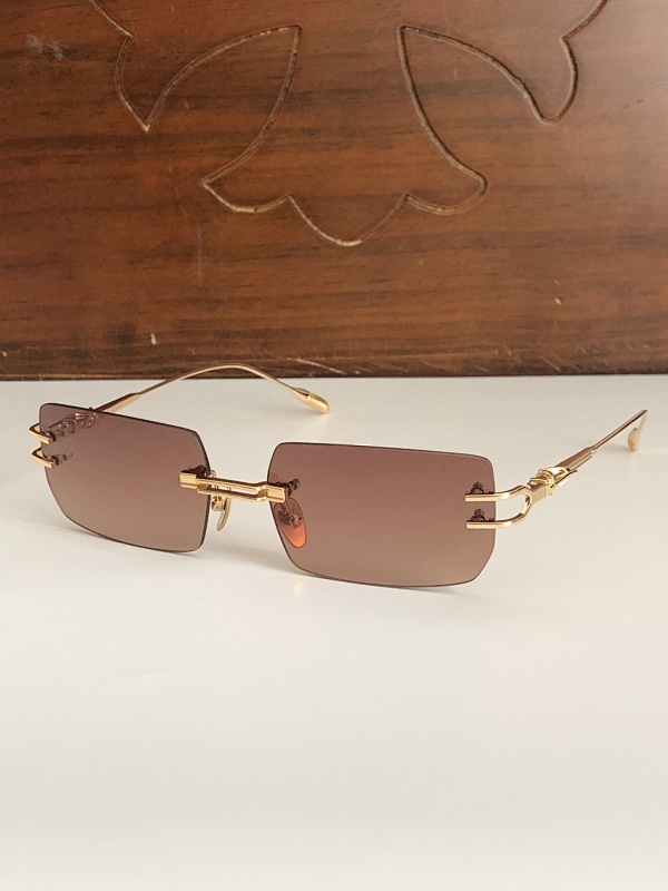 sunglasses。