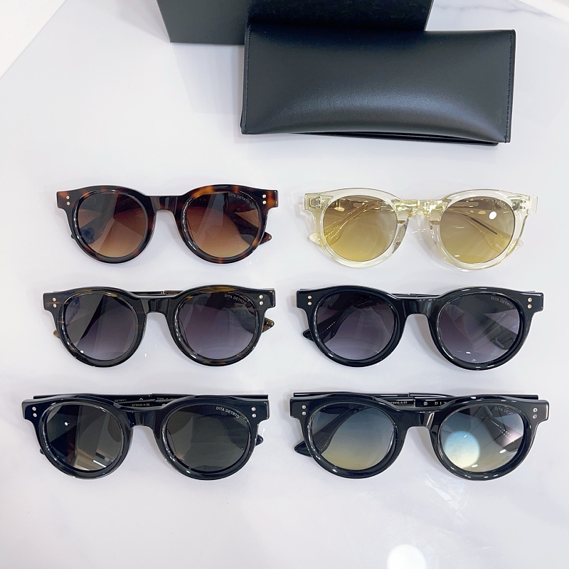 sunglasses。