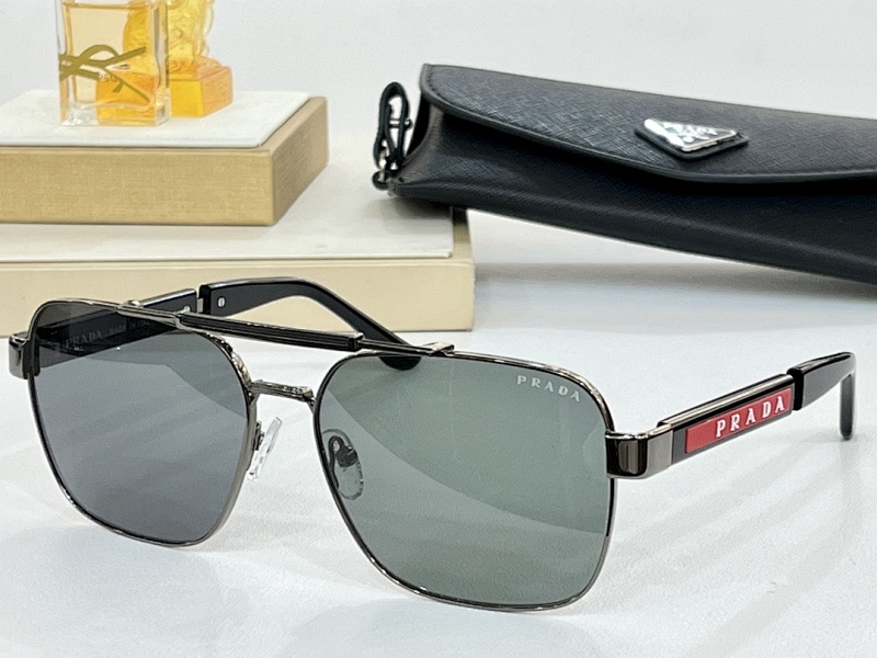 sunglasses。