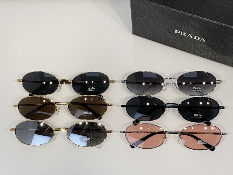 sunglasses。