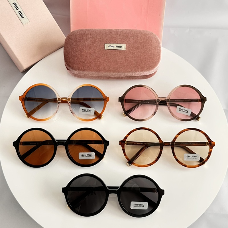 sunglasses。