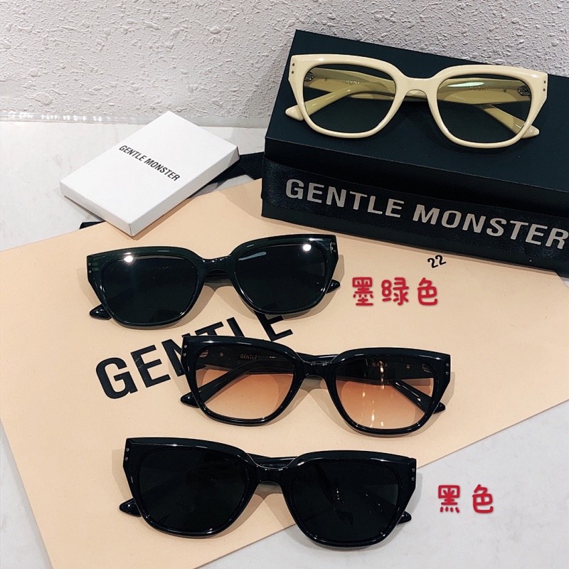 sunglasses。