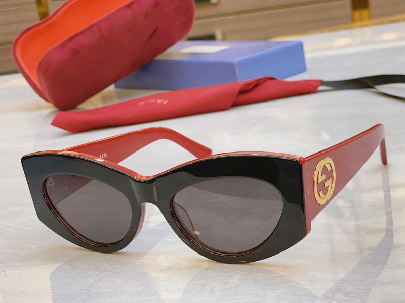 Gucci GG1843S