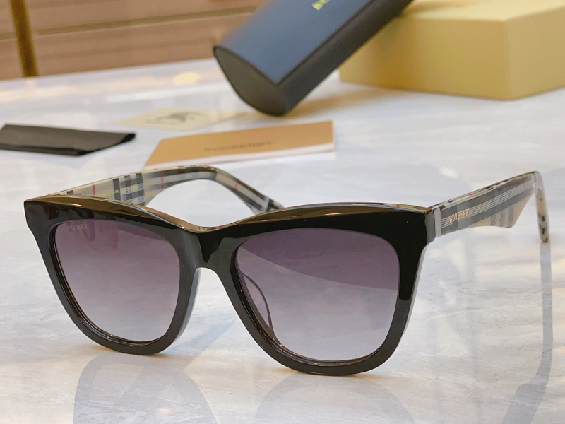 Burberry BE6013