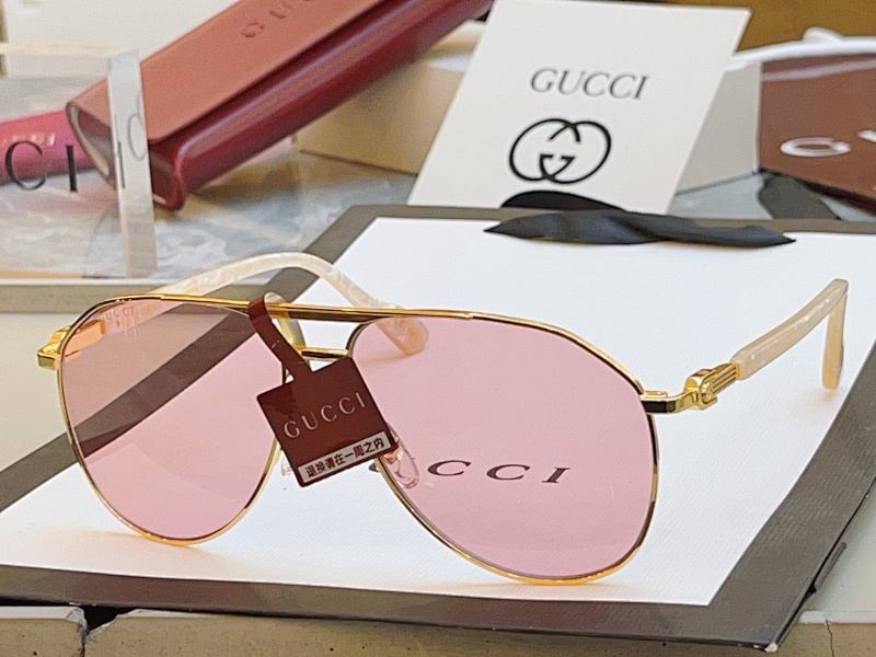 Gucci GG1220S