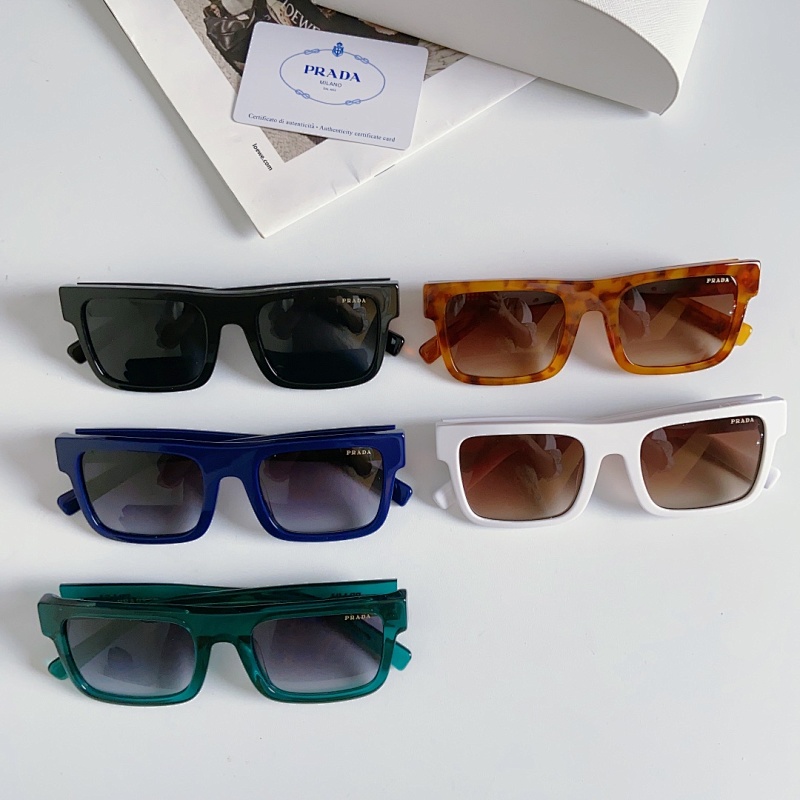 sunglasses。