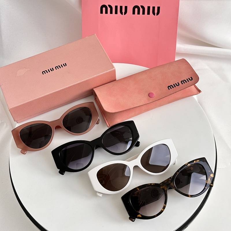 Miumiu SMU03W