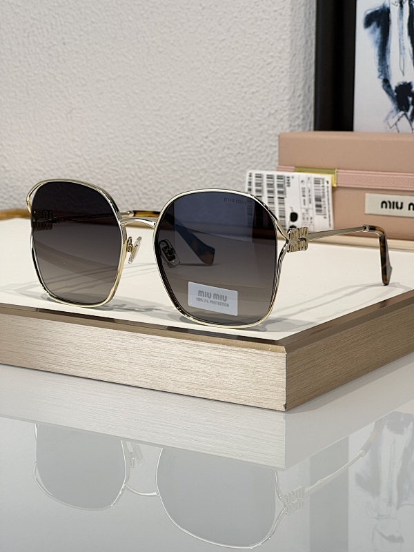 Miumiu SMU52W