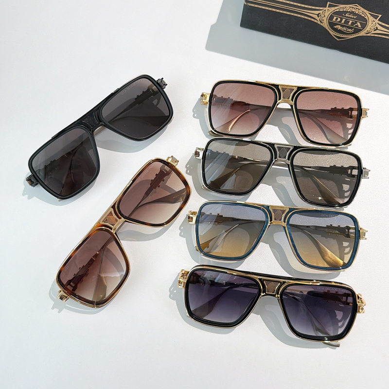 sunglasses。