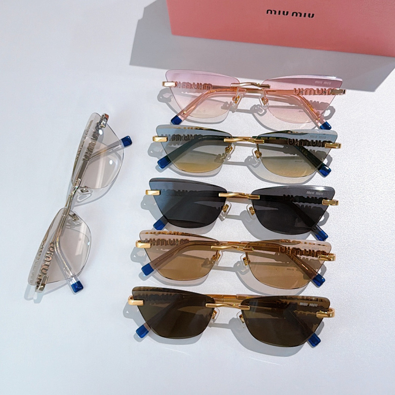 sunglasses。