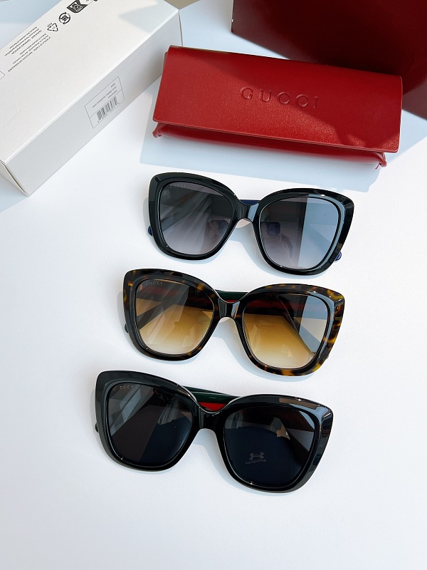 Gucci GG0860S