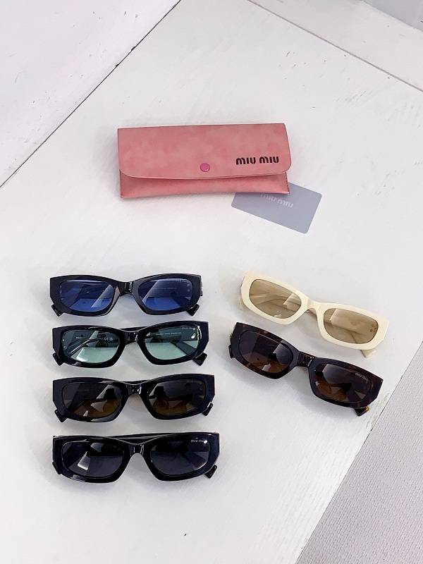 Miumiu SMUB04