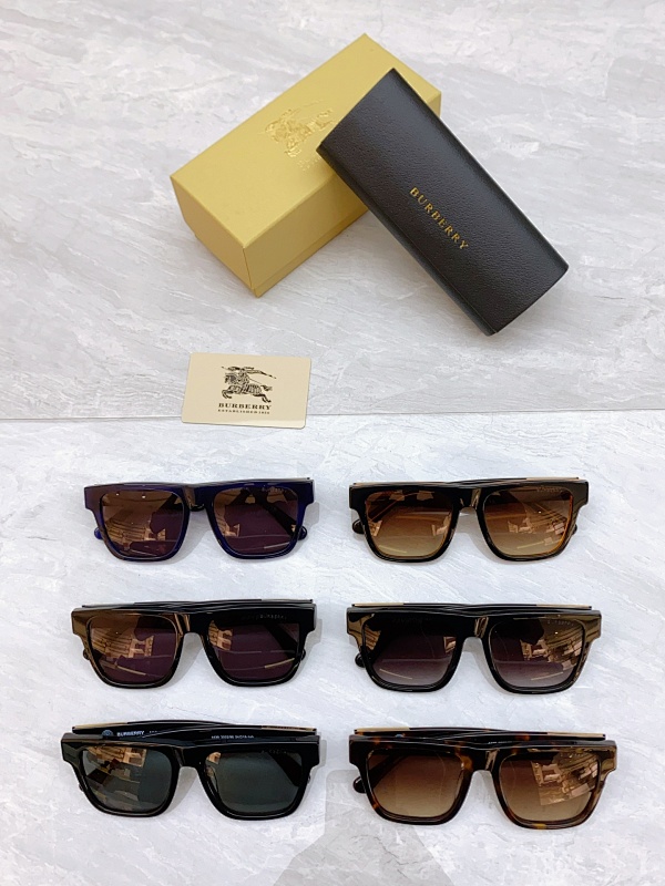 Burberry BE4438
