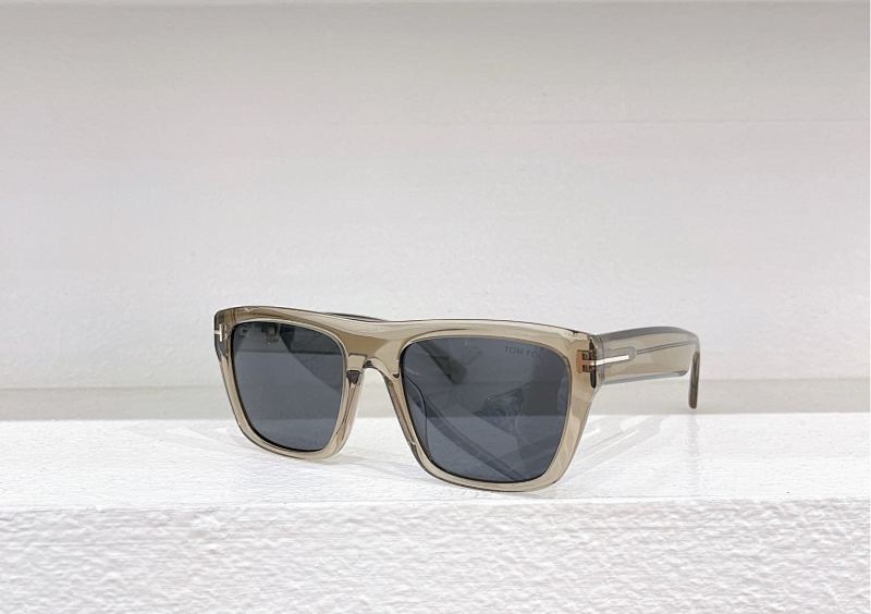 Tom ford FT1077