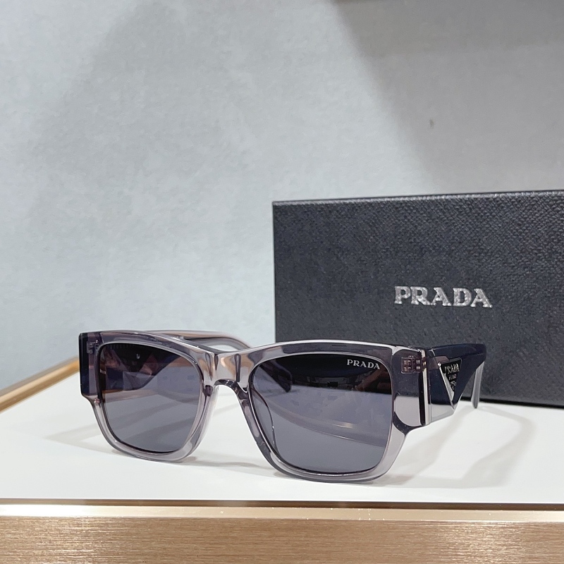 sunglasses。