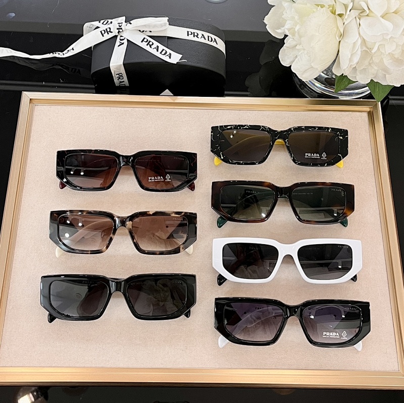 sunglasses。