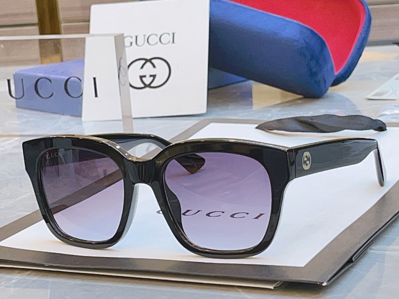Gucci GG1338SK