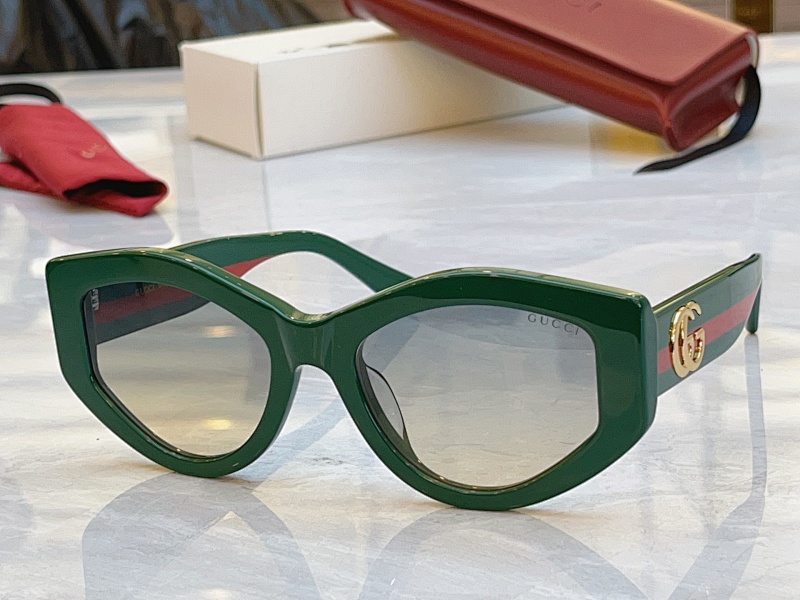 Gucci GG1549S