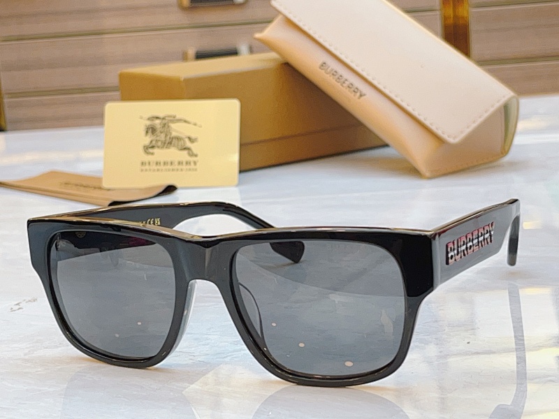 Burberry BE4358U