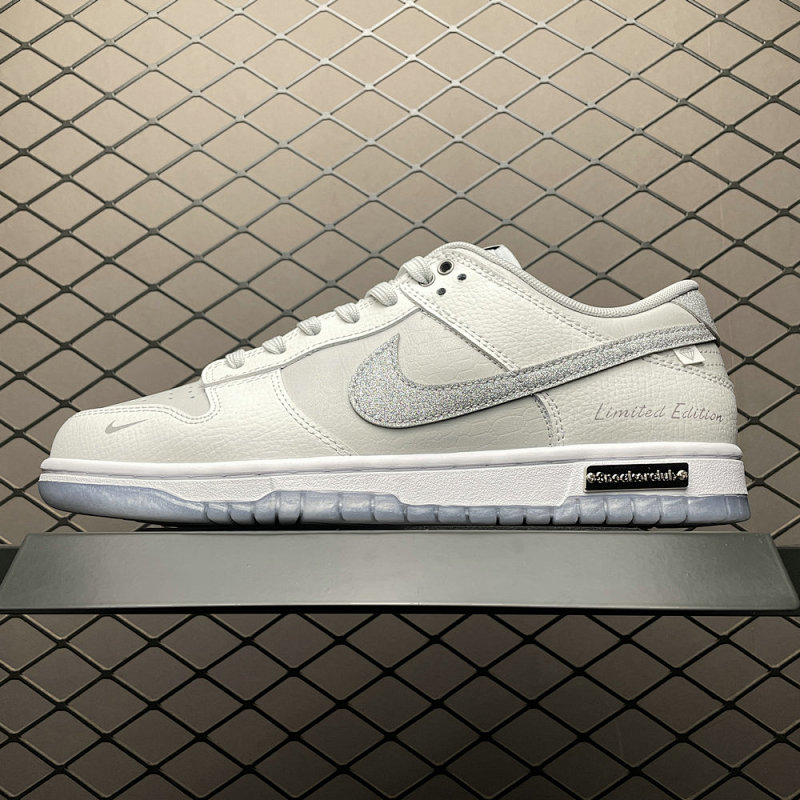 NIKE WG0218-018