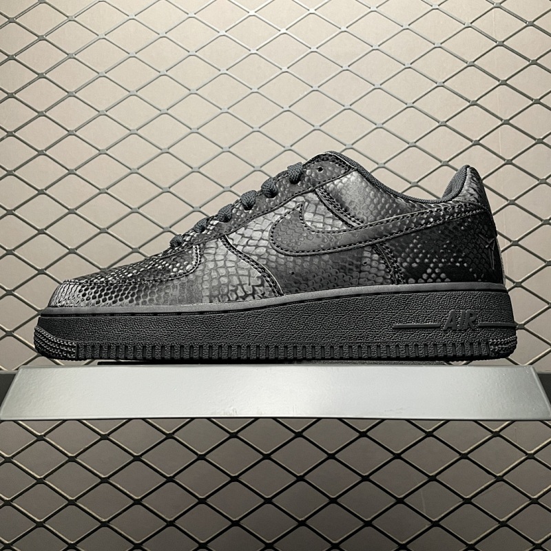 NIKE IB0018-003