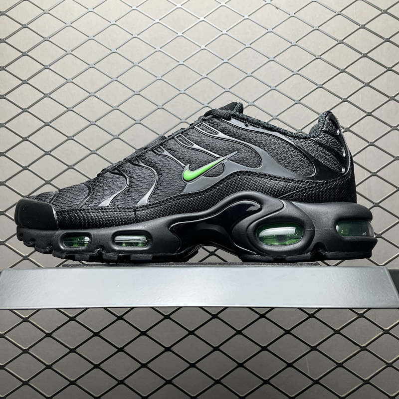 NIKE DM0032-024