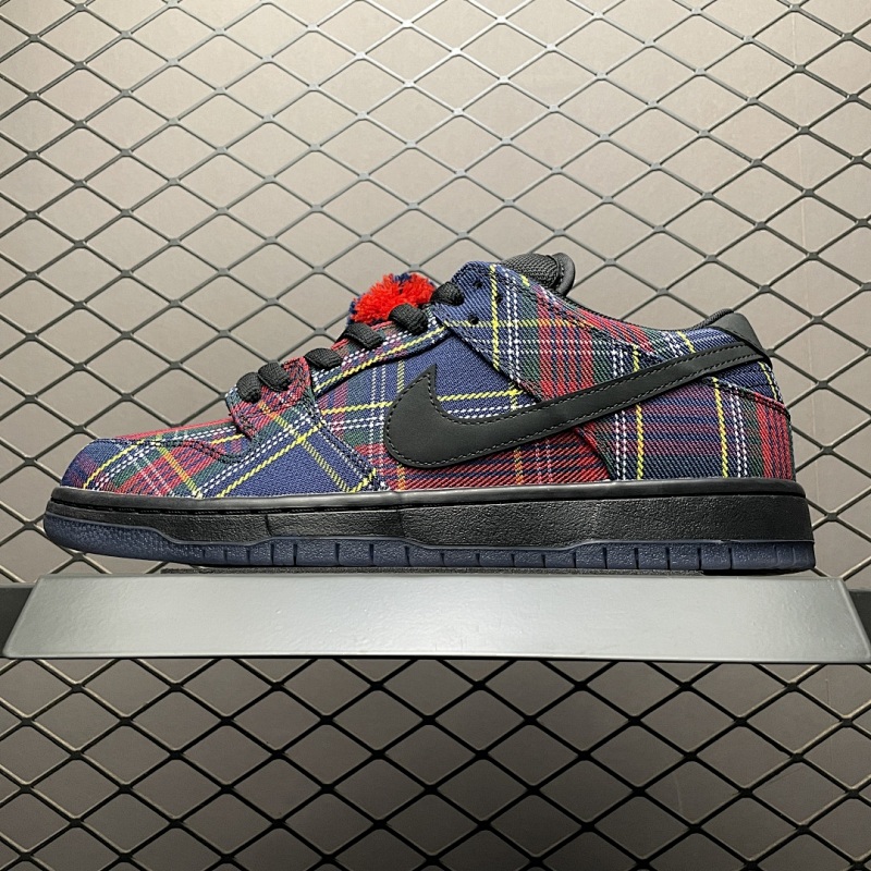 NIKE II1493-600