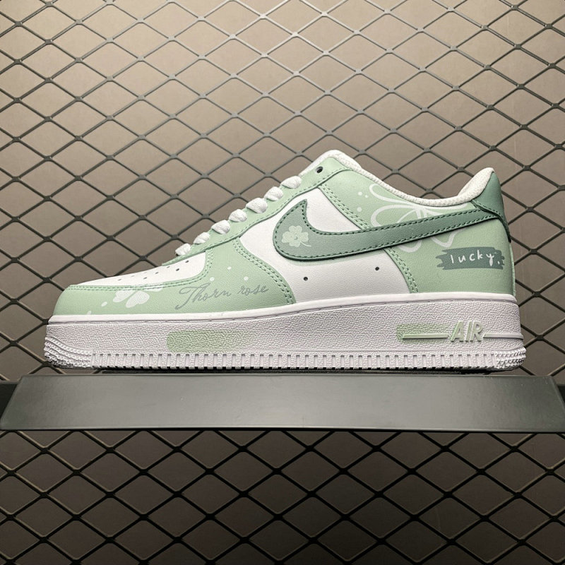NIKE ZH0316-098