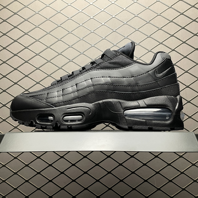 NIKE HM8755-001