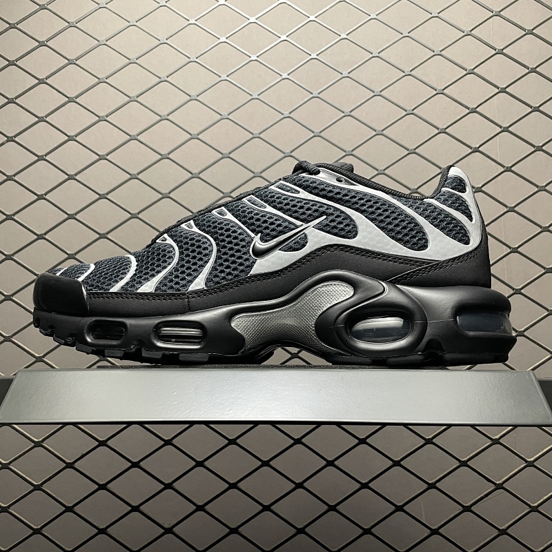 NIKE HQ3029-001